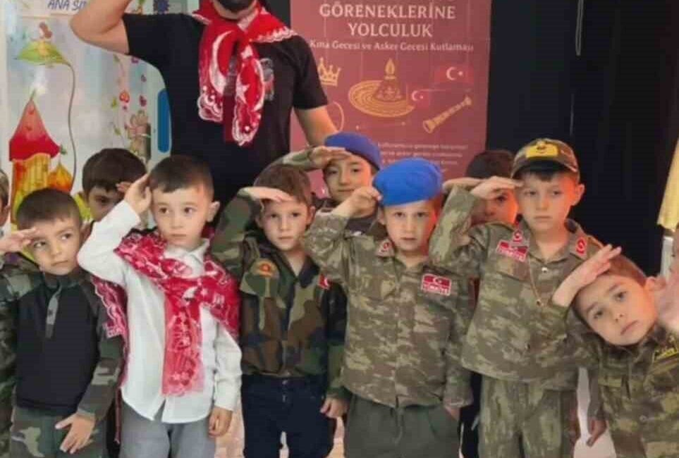 İscehisar Anaokulu’ndan Renkli “Kına Gecesi ve Asker Eğlencesi” Etkinliği Milli Eğitim Bakanlığı’nın “Değerler Hareketi” projesi kapsamında İscehisar Anaokulu, kültürel