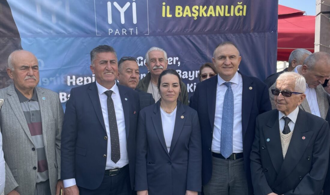 İYİ Parti Adana Milletvekili Ayyüce Türkeş Taş, Aydın'da babası Alparslan
