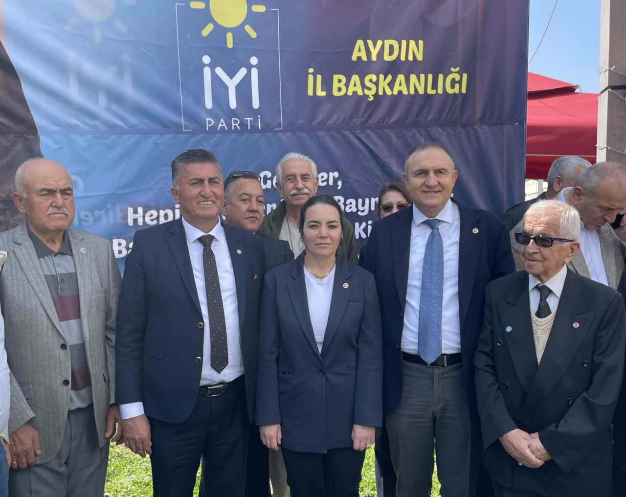 İYİ Parti Adana Milletvekili Ayyüce Türkeş Taş, Aydın'da babası Alparslan