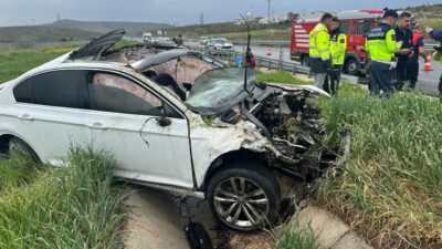  İzmir'in Menemen ilçesinde, otomobilin takla atıp şarampole devrilmesi sonucu sürücü