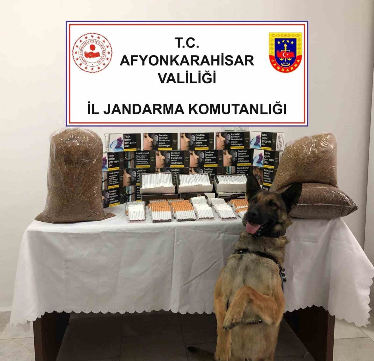 Afyonkarahisar’da Jandarmadan Kaçak Tütün Operasyonu: 6 Bin 320 Doldurulmuş Makaron