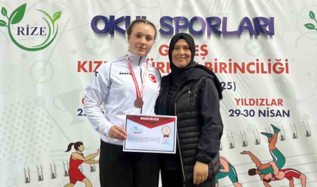 Rize’de düzenlenen Okul Sporları Güreş Türkiye Birinciliği’nde, Afyonkarahisarlı sporcu Mediha