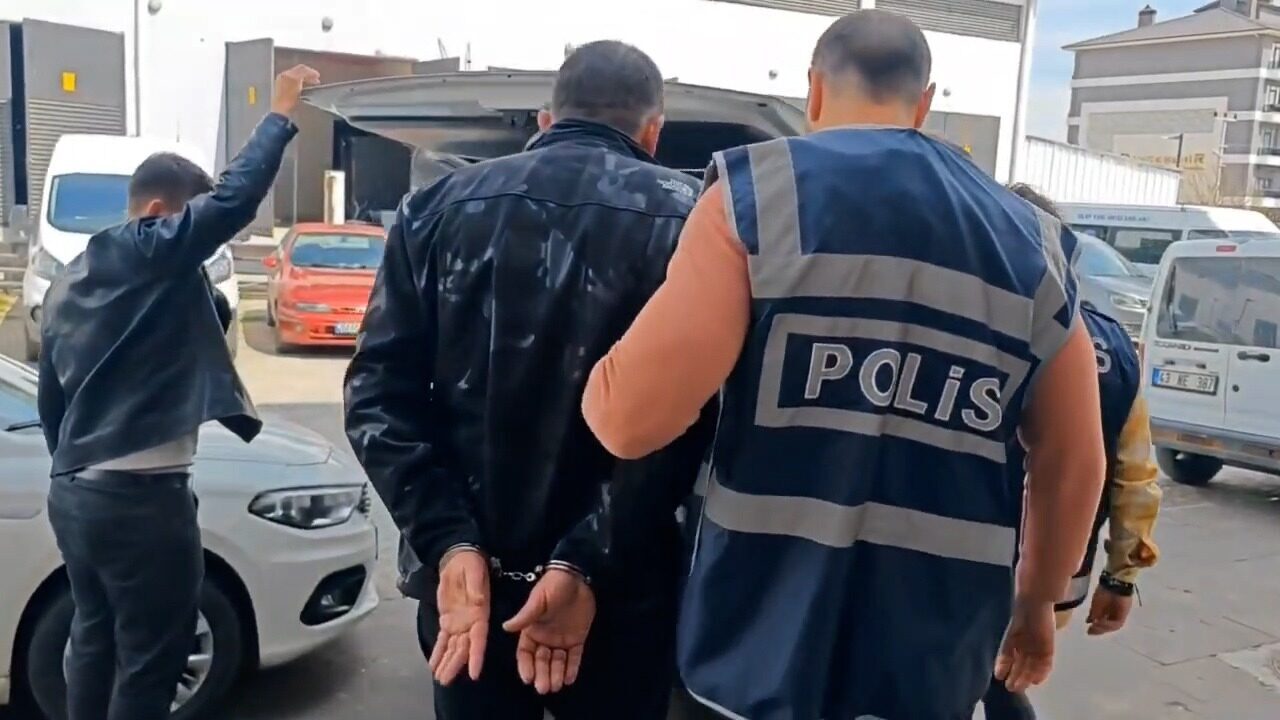 Kütahya’da hakkında “karşılıksız çek vermek” suçundan kesinleşmiş 54 yıl 4