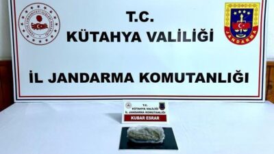 Kütahya’da jandarmanın gerçekleştirdiği uyuşturucu operasyonunda durdurulan bir araçta narkotik madde