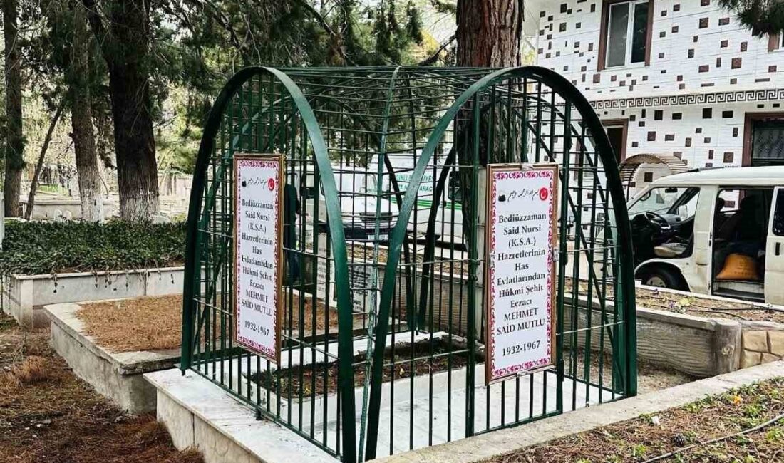 Afyonkarahisar’ın Sandıklı ilçesinde bulunan merhum Mehmet Said Mutlu’nun kabri bakım
