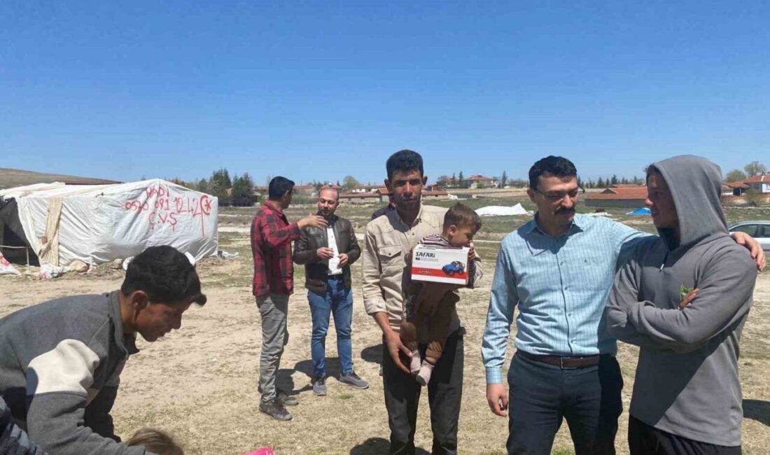 Afyonkarahisar’ın Emirdağ ilçesinde ağırlıklı olarak tarım alanlarında çalışan mevsimlik işçiler