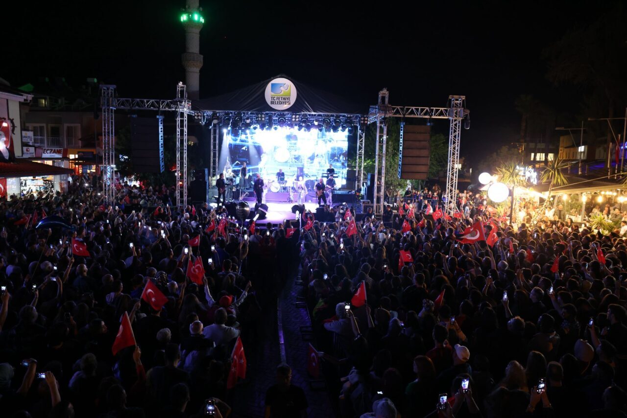 Şarkıcı Haluk Levent, 23 Nisan Ulusal Egemenlik ve Çocuk Bayramı