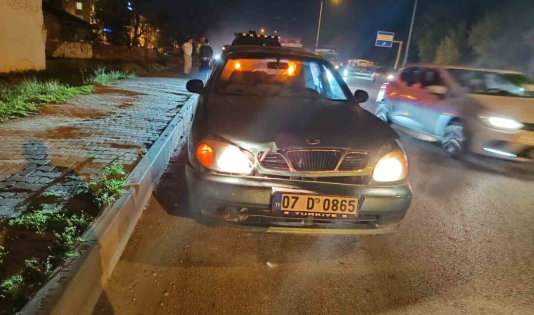 Eskişehir’de şerit değiştirmeye çalışan motosikletin otomobile çarptığı kazada şans eseri