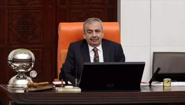 Kalp krizi geçiren DEM Parti İstanbul Milletvekili Sırrı Süreyya Önder'in