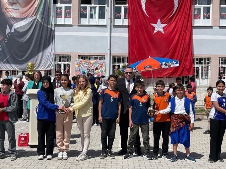 Afyonkarahisar’ın Şuhut ilçesinde, Gençlik ve Spor İlçe Müdürlüğü tarafından 2024-2025