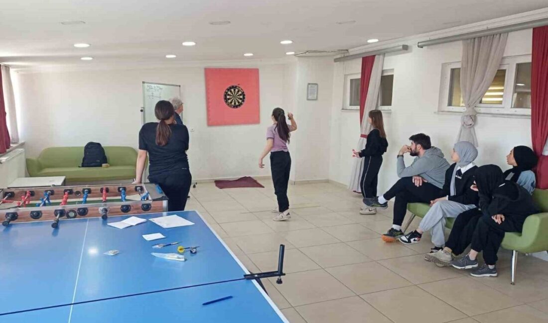Afyonkarahisar’ın Şuhut ilçesinde voleybol, dart, bocce ve futbol branşlarında gerçekleştirilen