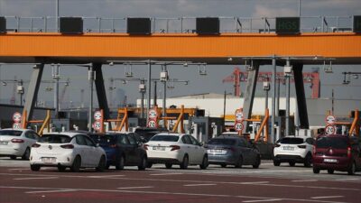 Bayram tatili için memleketlerine ya da tatil beldelerine giden vatandaşların