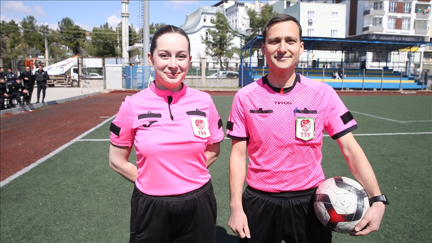 Siirt'te yaşayan ve futbolculuktan hakemliğe geçiş yapan Uğur Yücel, 2010