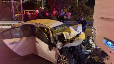 Aydın'ın Söke ilçesinde tur otobüsüne arkadan çarpan otomobildeki 1 kişi