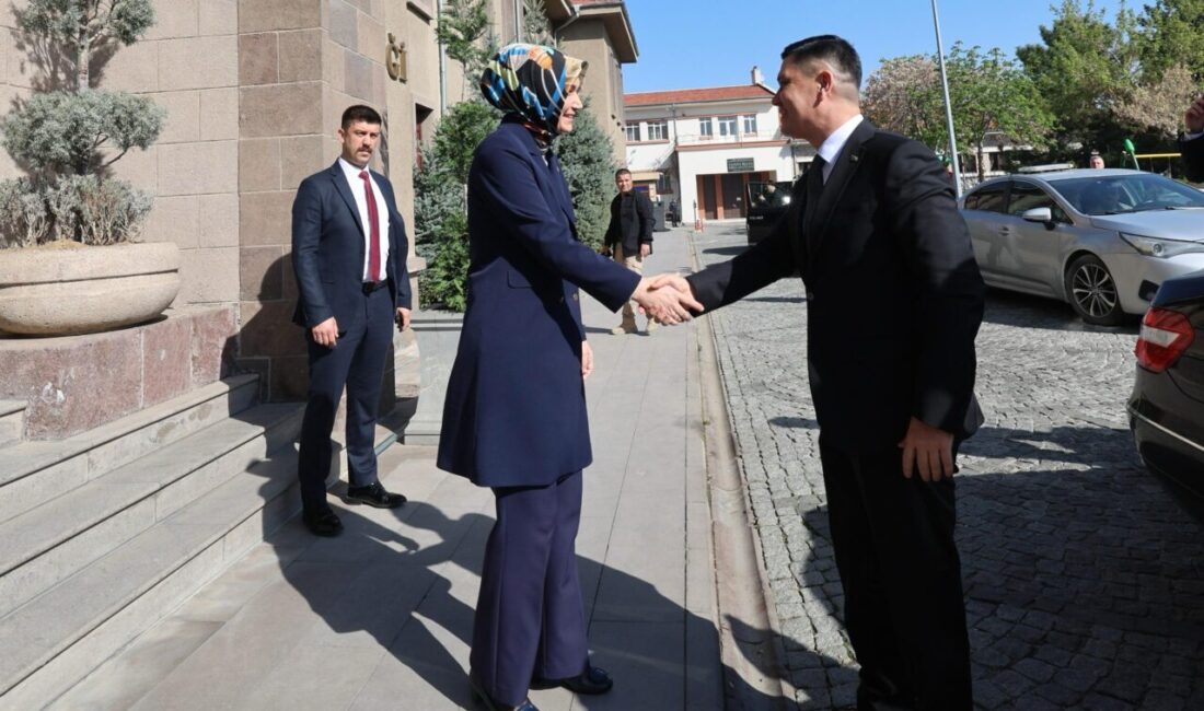 AFYONKARAHİSAR (AA) – Türkmenistan'ın Ankara Büyükelçisi Mekan İşanguliyev, Afyonkarahisar'da ziyaretler