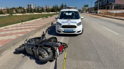 Uşak’ta hafif ticari araçla çarpışan motosikletin sürücüsü hayatını kaybetti. Y.K.