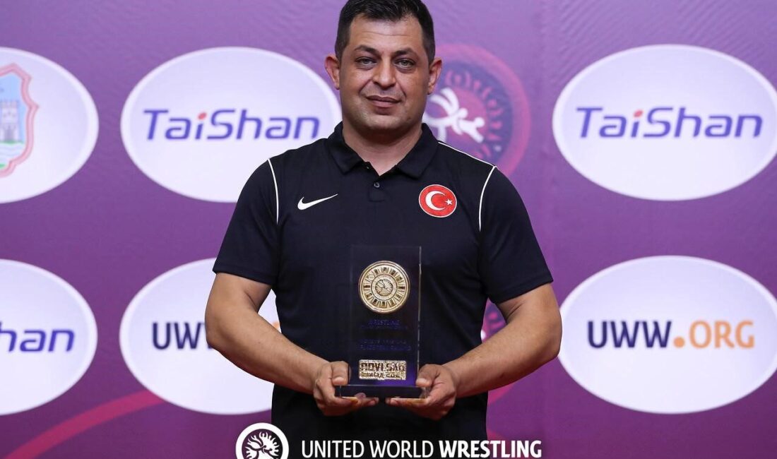 Türk güreşine uzun yıllardır emek veren başarılı antrenör Yakup Yağcı,
