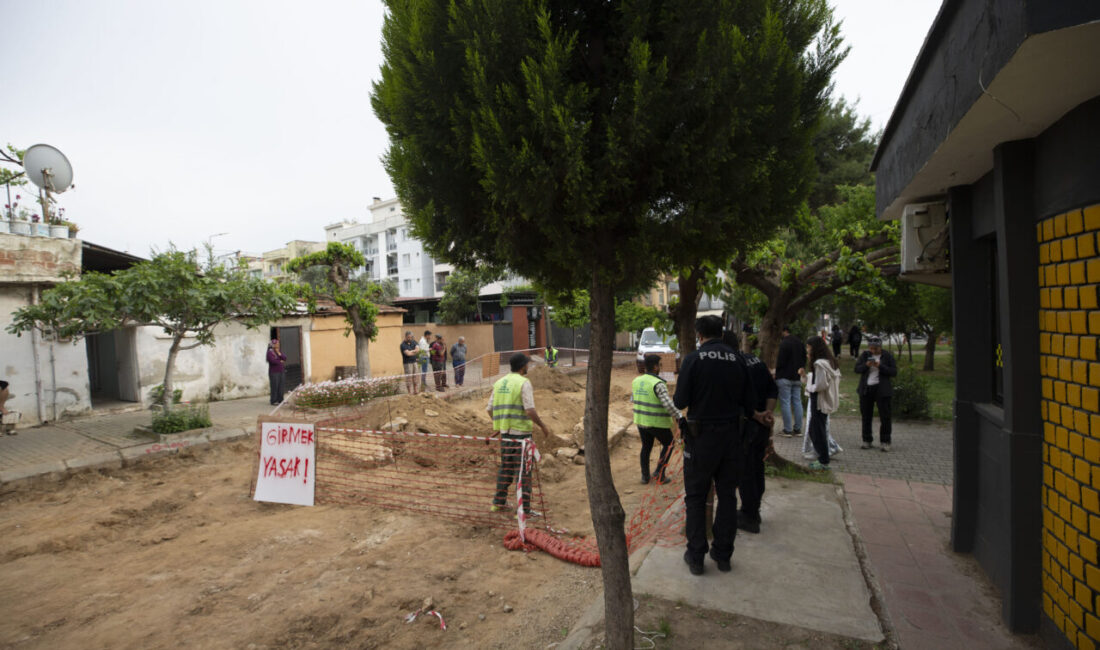 Aydın'da Tralleis Antik Kenti'ne yakın bölgede belediyenin yol yenileme çalışmasında
