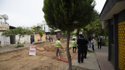 Aydın'da Tralleis Antik Kenti'ne yakın bölgede belediyenin yol yenileme çalışmasında