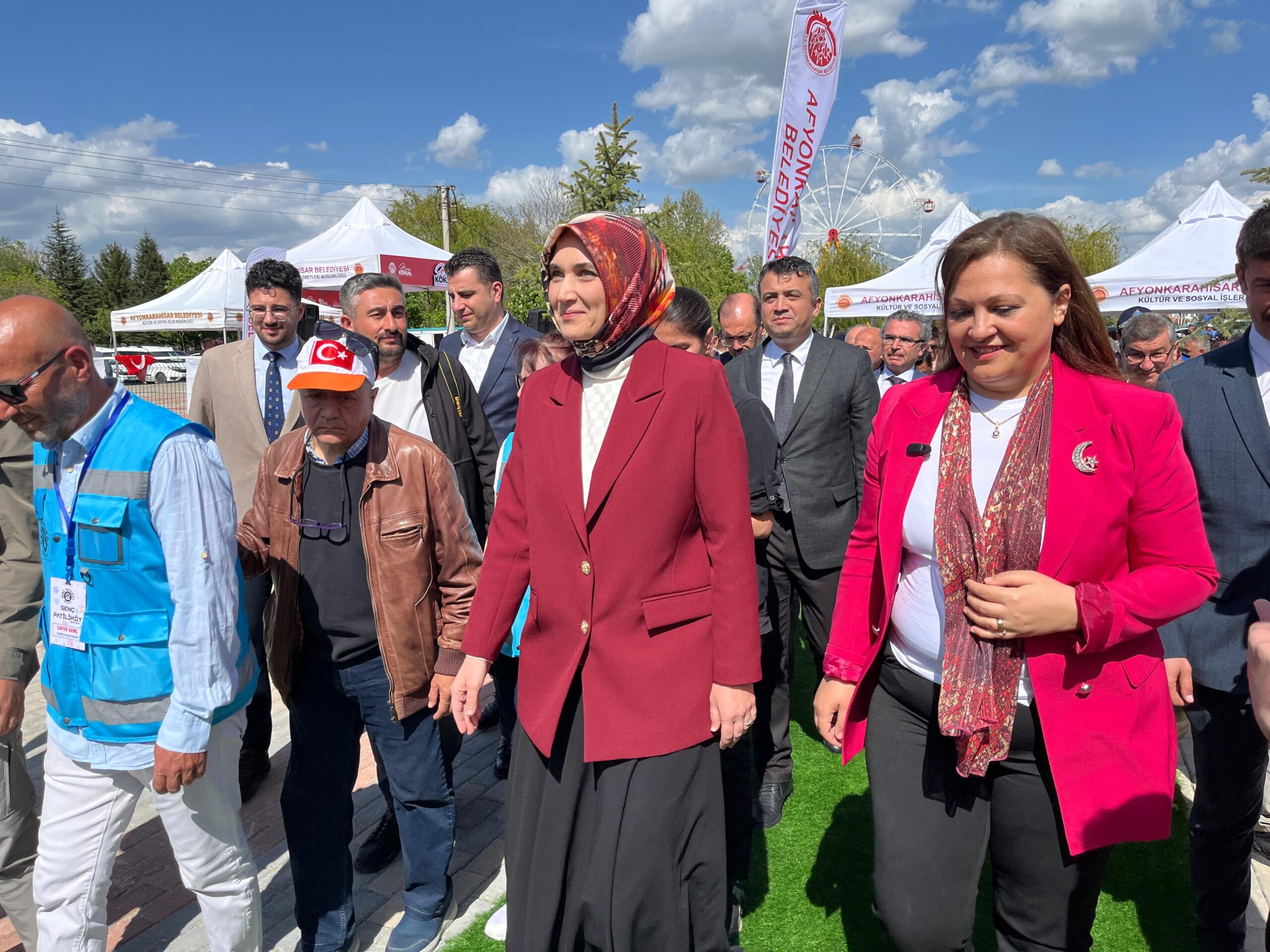 Afyonkarahisar Belediyesi’nin yemek artıklarından kedi ve köpekler için mama ürettiği