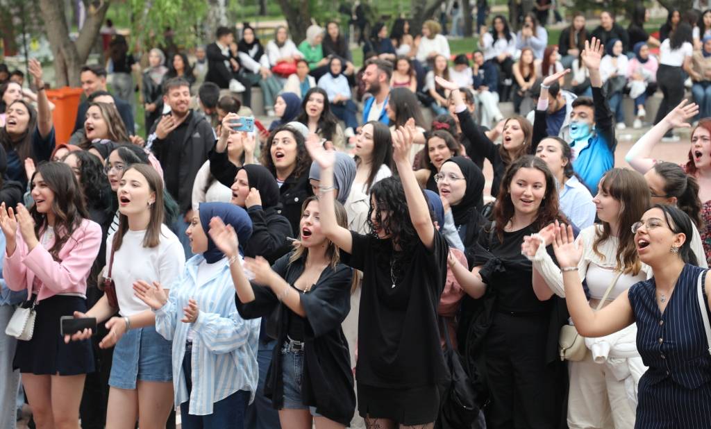 Üniversitemizin 7. Kuruluş yıl dönümünde düzenlenen AFSÜ GençFest 2025’te, birbirinden