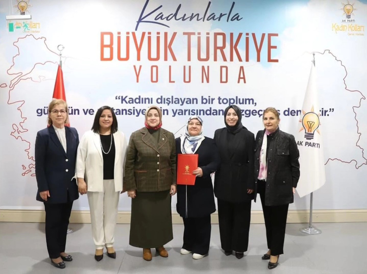 
AK Parti Afyonkarahisar teşkilatında kadın kolları yapılanmasında önemli bir değişiklik