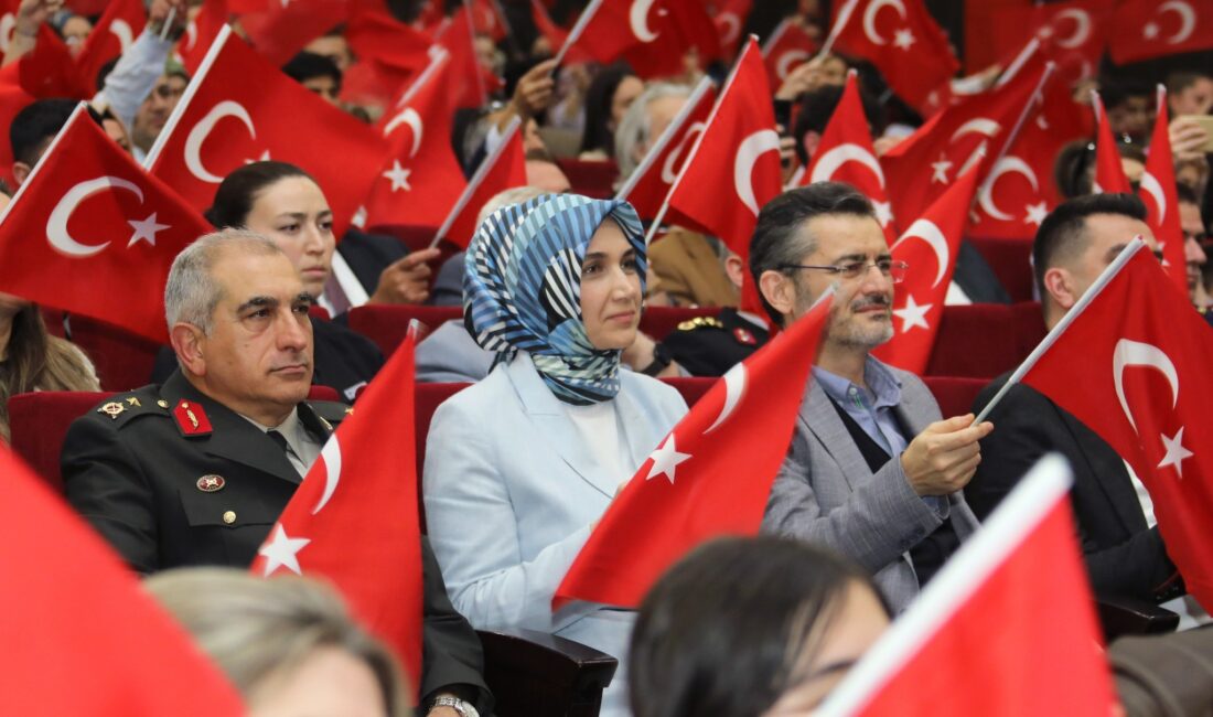 Türkiye'nin çok sesli müzik toplulukları içerisinde 200 yıllık geçmişiyle en