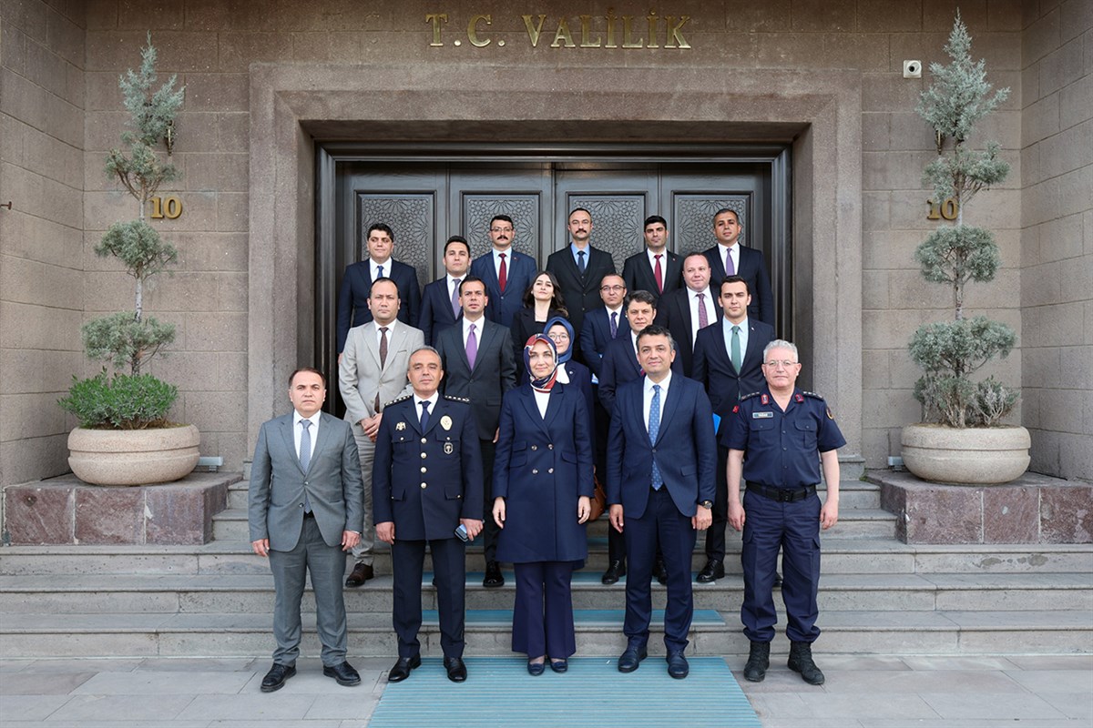 Afyonkarahisar Valisi Doç. Dr. Kübra Güran Yiğitbaşı, Valilik makamında il
