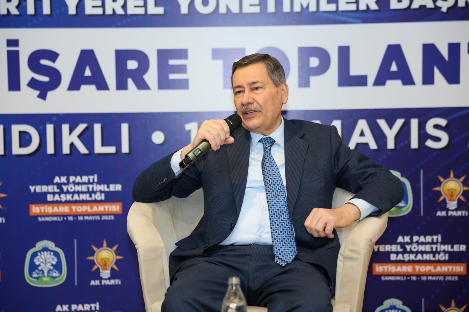 AK Parti Afyonkarahisar İl Başkanlığı Yerel Yönetimler Başkanlığı tarafından belediye