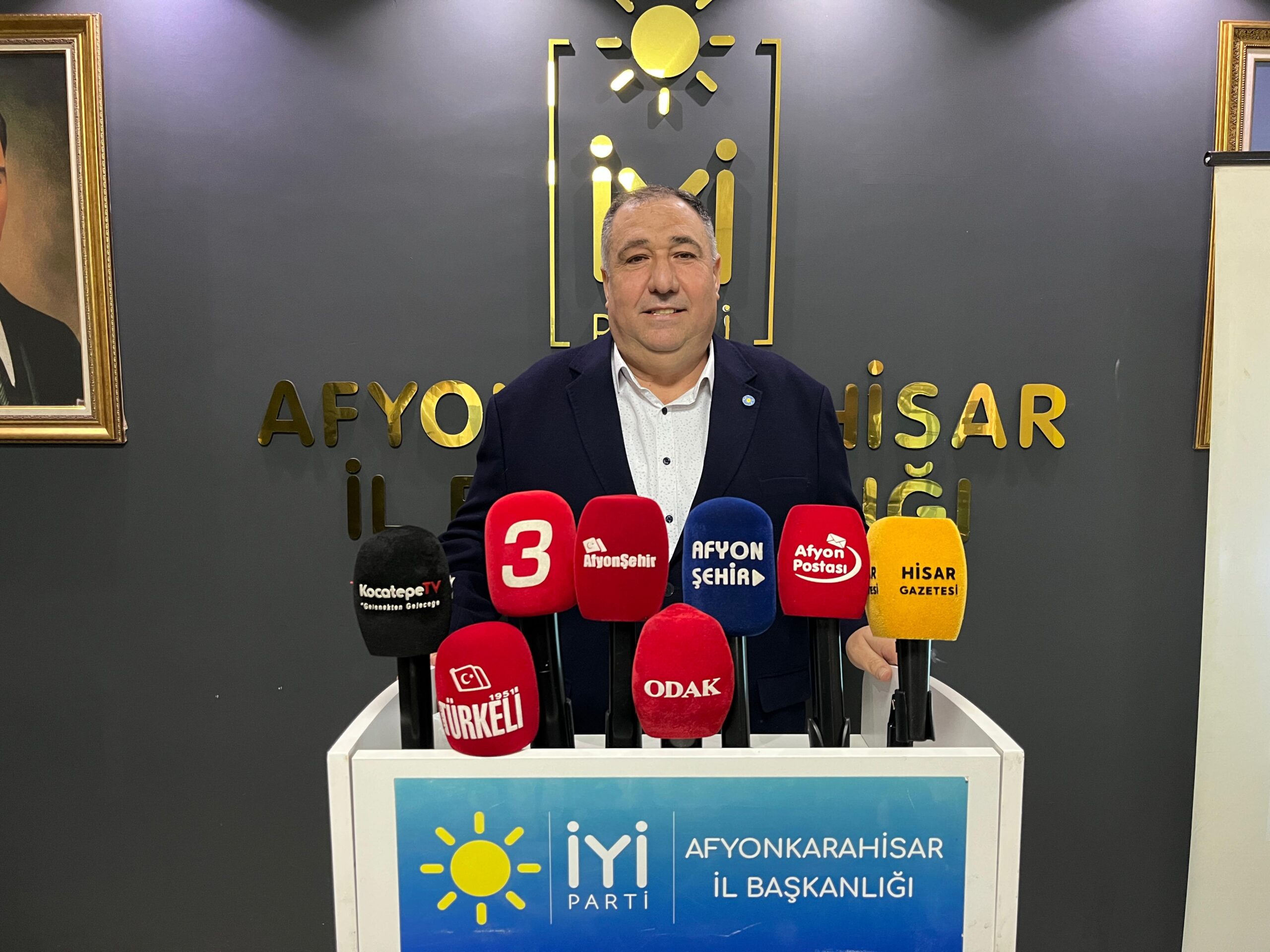 İYİ Parti Afyonkarahisar İl Başkanı Muhammet Mısırlıoğlu, haftalık değerlendirme toplantısında