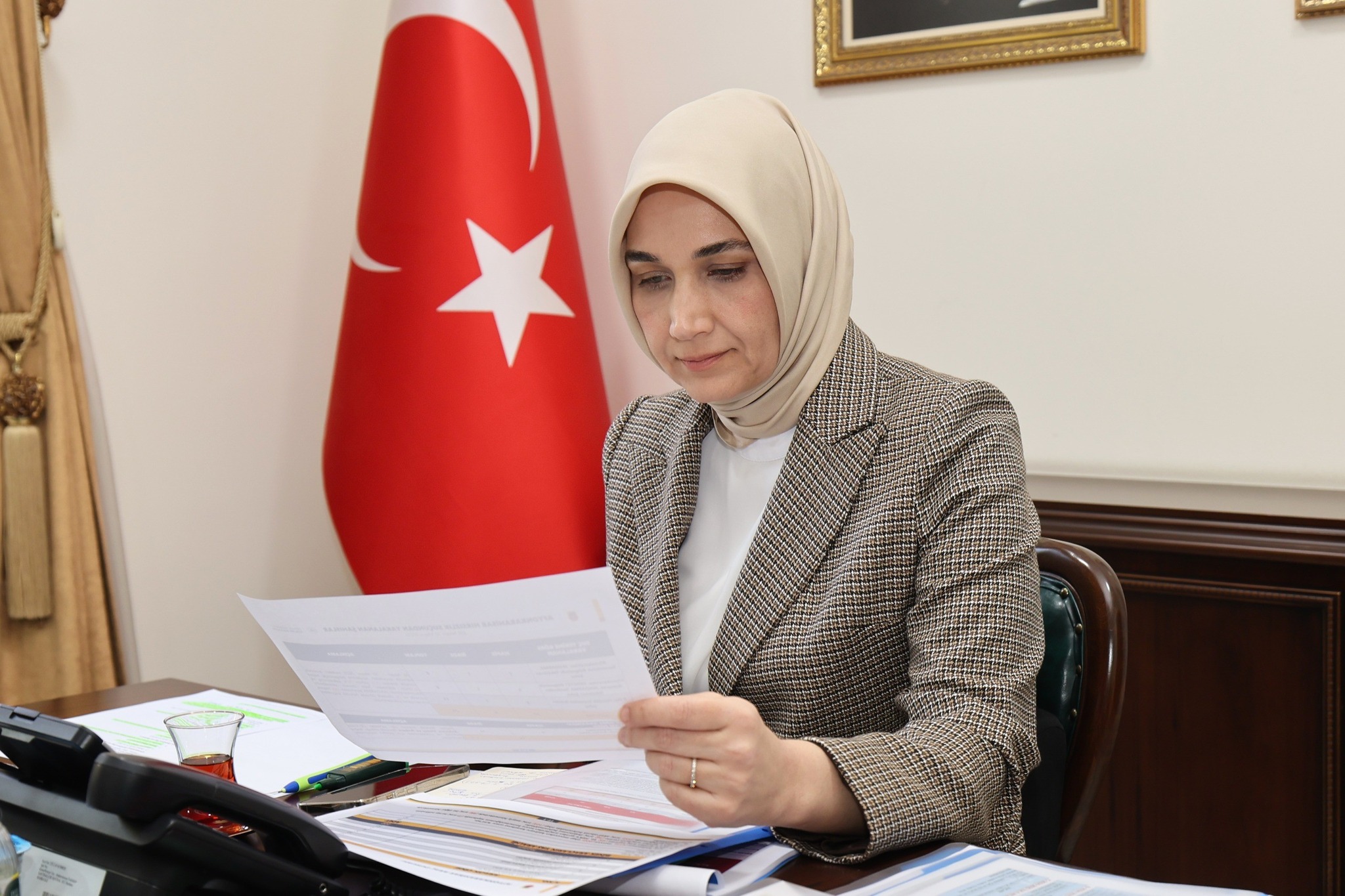 Afyonkarahisar Valisi Doç. Dr. Kübra Güran Yiğitbaşı, İçişleri Bakanı Ali