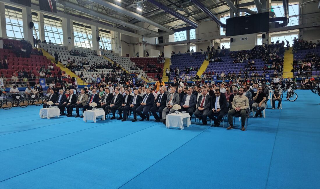 
Afyonkarahisar Valiliği himayelerinde, İl Milli Eğitim Müdürlüğü’nün katkılarıyla Eğitim Bir-Sen