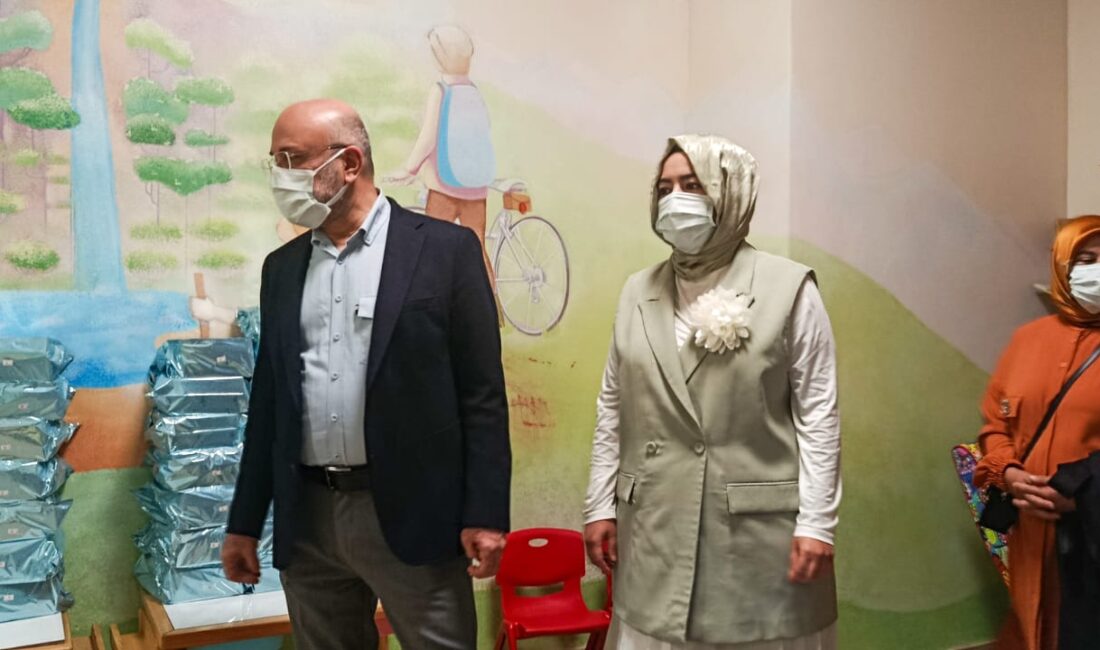 AK Parti Afyonkarahisar İl Kadın Kolları Başkanlığı koordinesinde Anneler Günü’ne