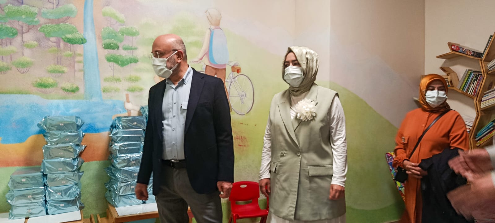 AK Parti Afyonkarahisar İl Kadın Kolları Başkanlığı koordinesinde Anneler Günü’ne