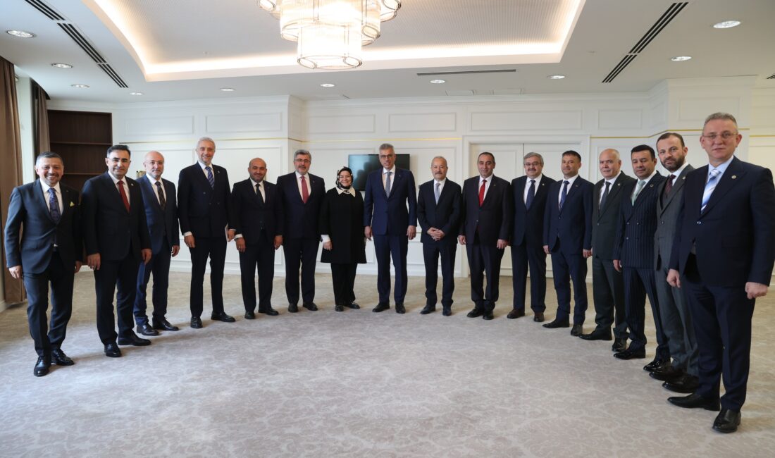 Cumhur İttifakı heyeti, Sağlık Bakanı Kemal Memişoğlu’nu ziyaret etti. AK