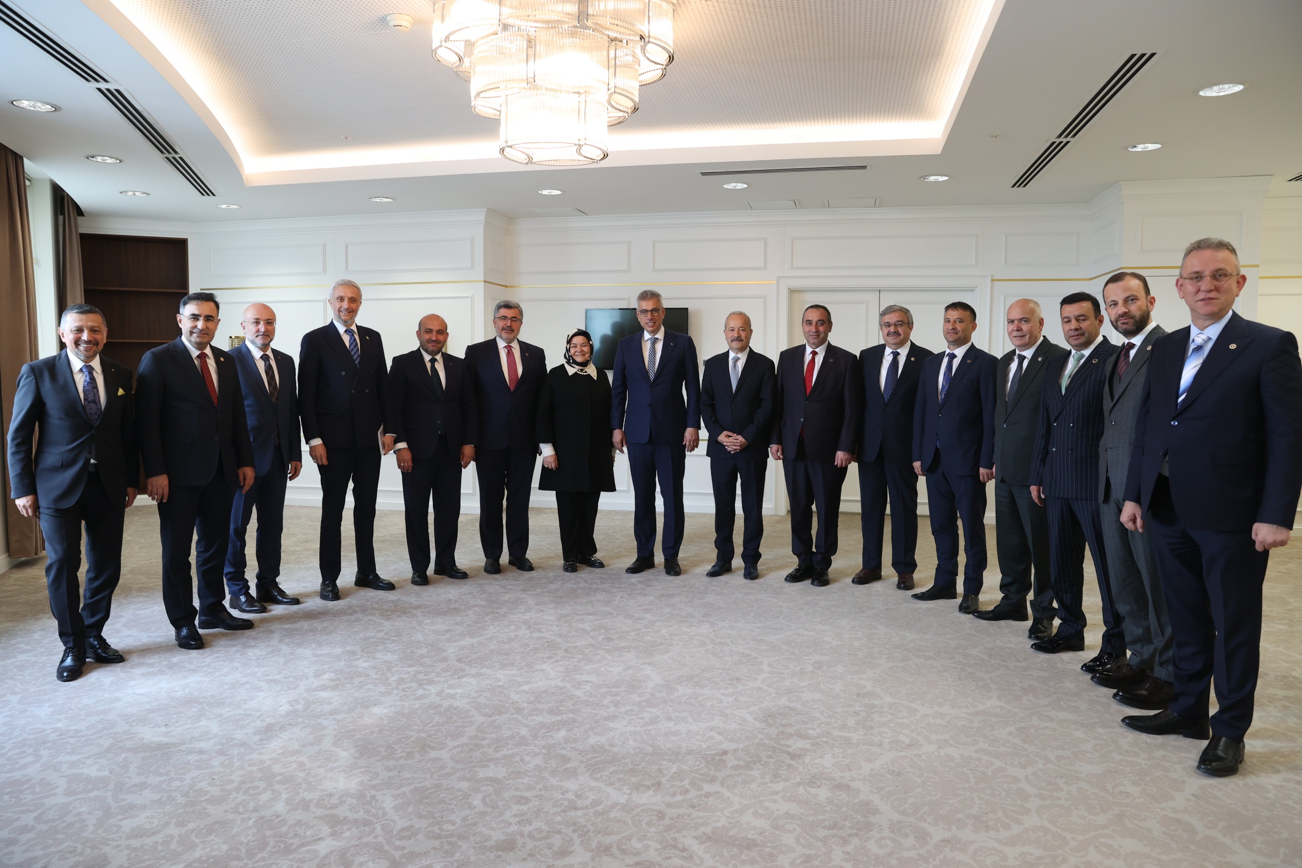 Cumhur İttifakı heyeti, Sağlık Bakanı Kemal Memişoğlu’nu ziyaret etti. AK
