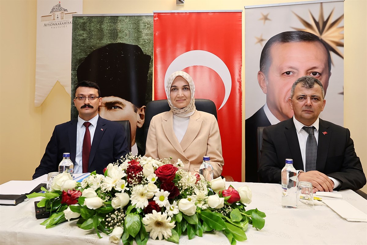 Vali Doç. Dr. Kübra Güran Yiğitbaşı, Emirdağ ilçesine bağlı merkez
