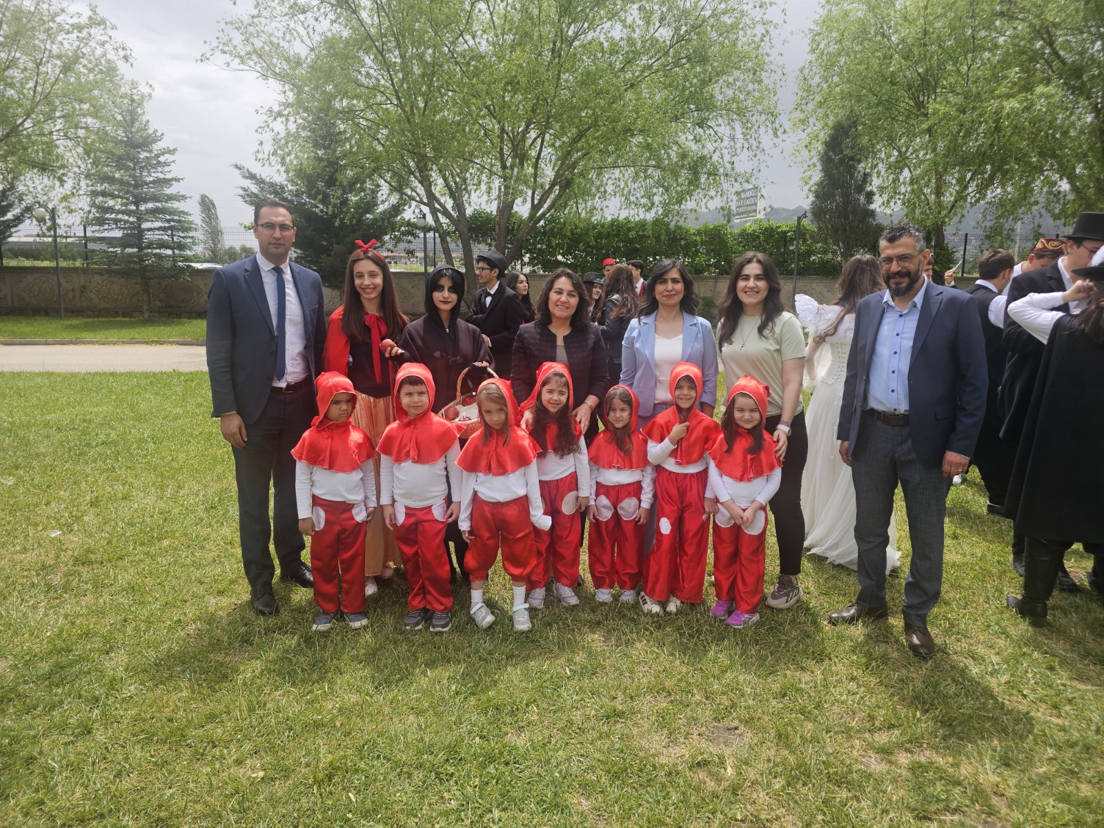 TED Afyon Koleji, öğrencilerine kitap sevgisini aşılamak ve edebiyatı daha