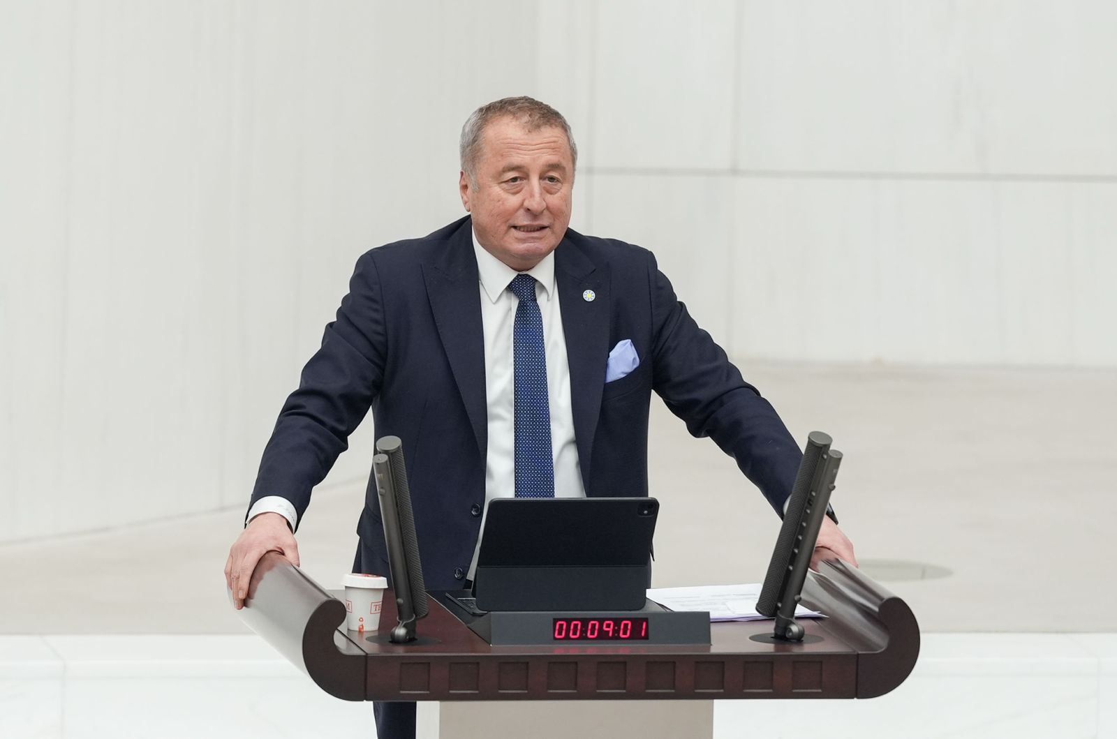İYİ Parti Genel Başkan Yardımcısı ve Afyonkarahisar Milletvekili Hakan Şeref