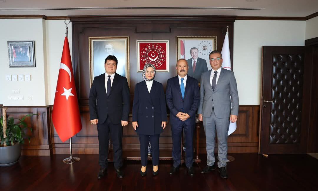 Aile ve Sosyal Hizmetler Bakanı Mahinur Özdemir Göktaş ve MHP