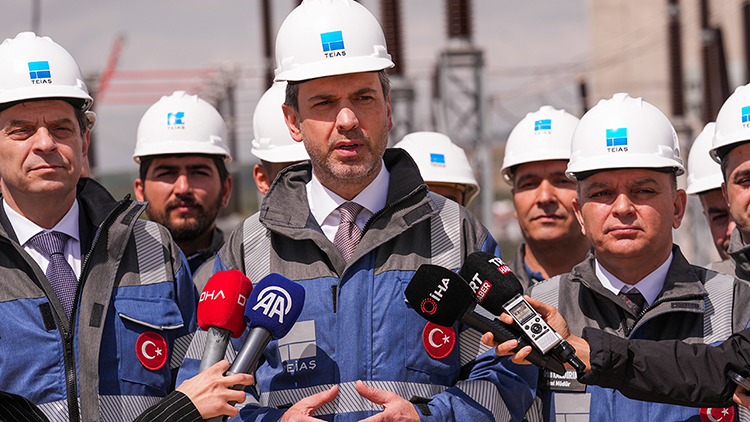 Enerji ve Tabii Kaynaklar Bakanı Alparslan Bayraktar, Türkiye'nin elektrik iletim