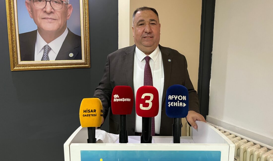 İYİ Parti Afyonkarahisar İl Başkanı Muhammet Mısırlıoğlu, MHP Lideri Devlet