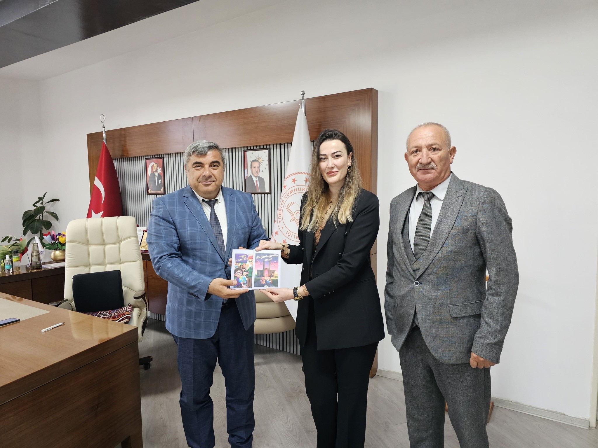 Afyonkarahisar Mareşal Fevzi Çakmak İlkokulu öğretmeni Kübra Akbulut Kavas, kendi
