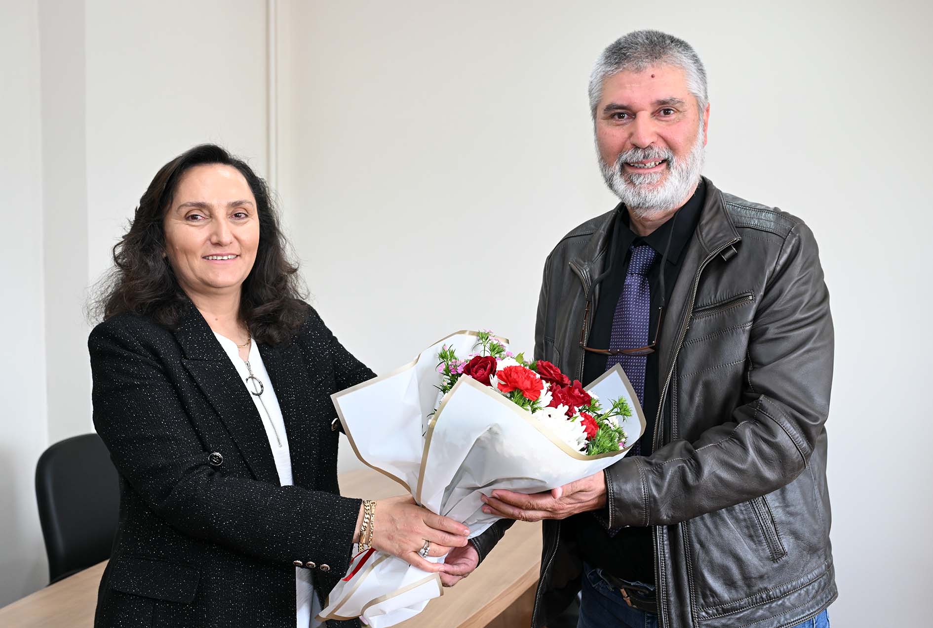 Afyon Kocatepe Üniversitesi (AKÜ) Sağlık Bilimleri Enstitüsünde düzenlenen devir teslim