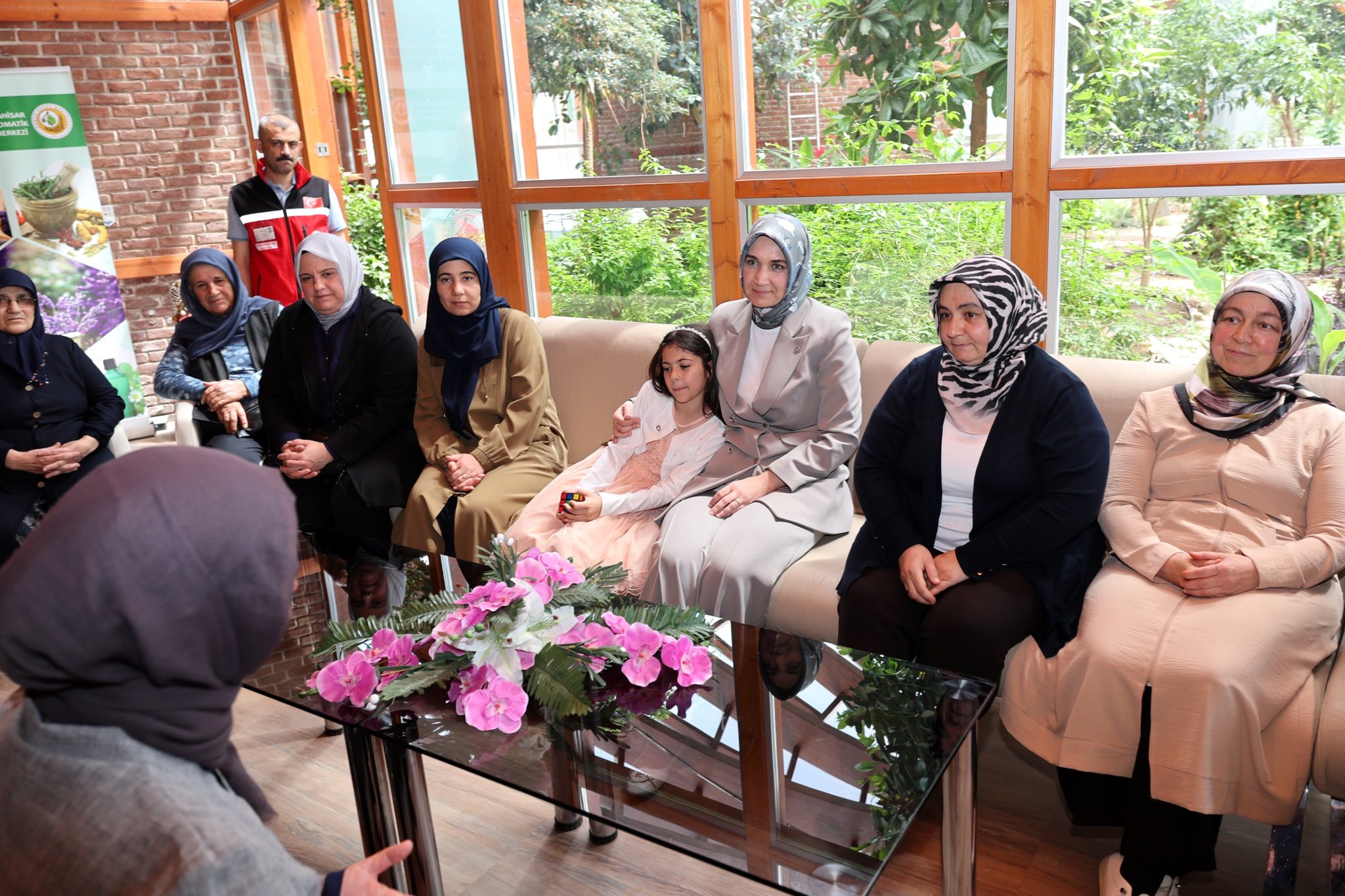 Afyonkarahisar Valisi Kübra Güran Yiğitbaşı, Anneler Günü dolayısıyla Aile ve