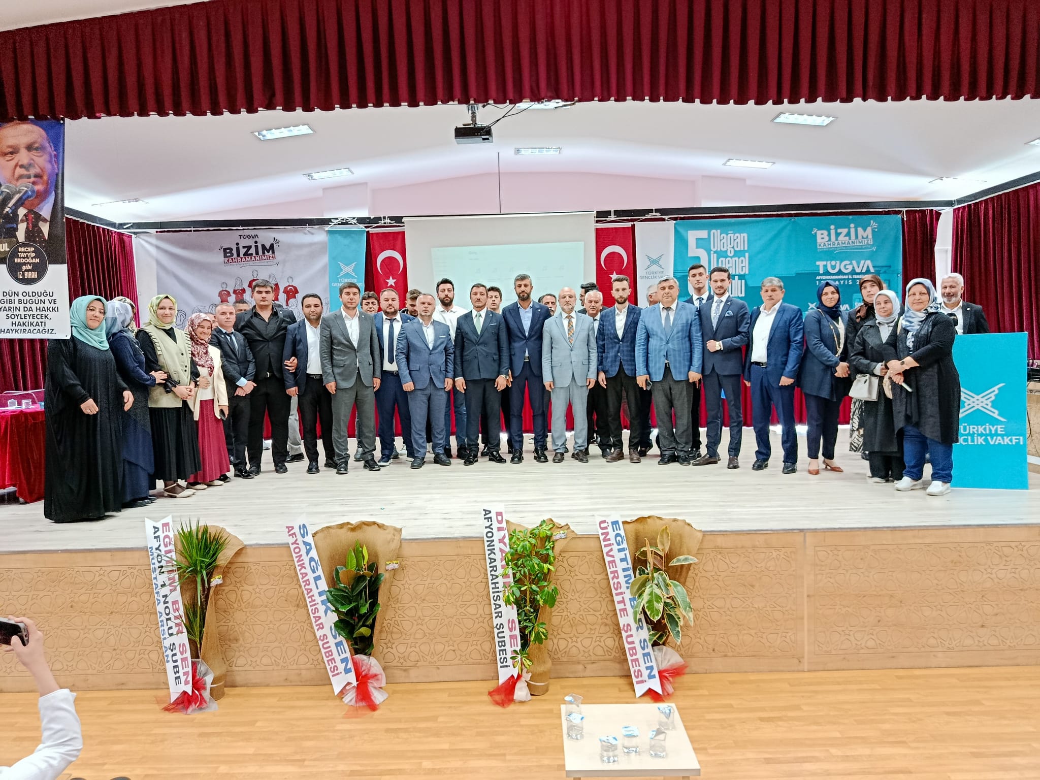 AK Parti Afyonkarahisar İl Başkanı Turgay Şahin, Türkiye Gençlik Vakfı'nın