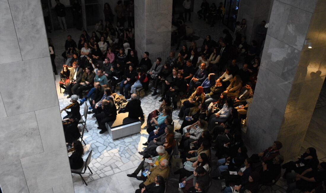 - Festivalin açılış konserinde, şef Murat Göktaş yönetimindeki Bursa Bölge