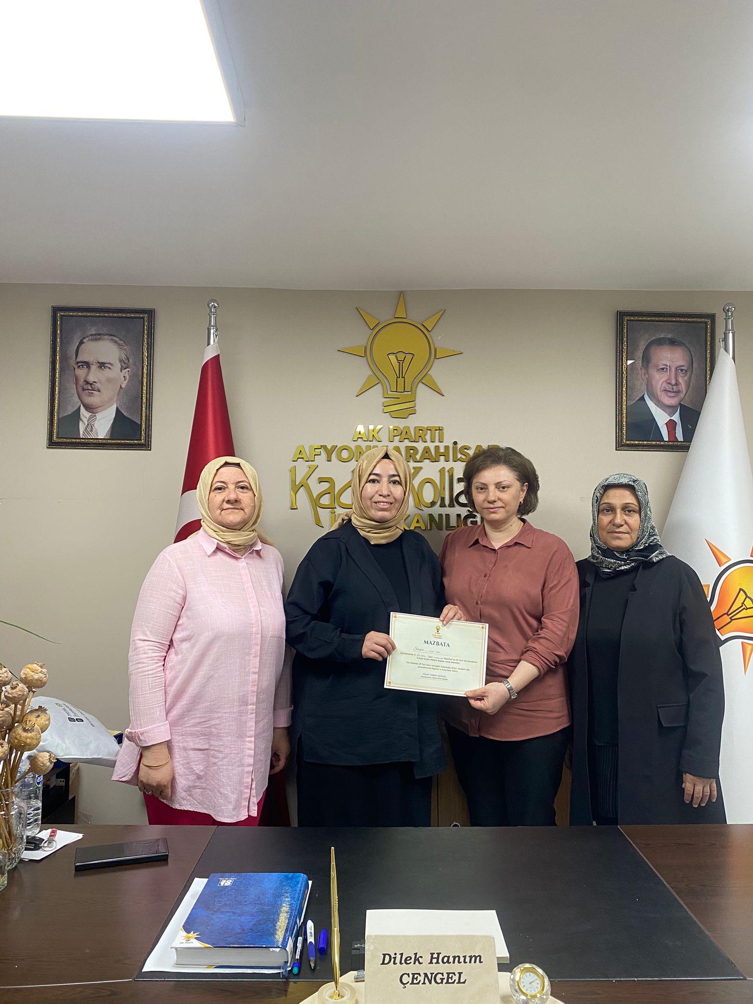 Afyonkarahisar AK Parti İl Kadın Kolları, merkezde bulunan 57 mahallede