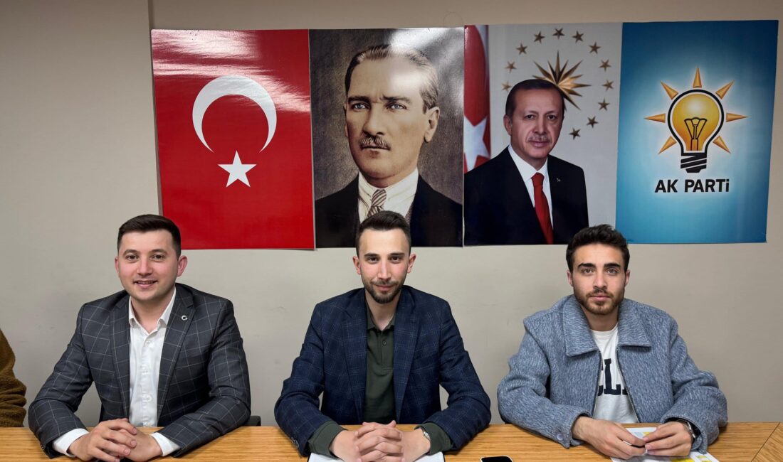 
AK Parti Afyonkarahisar İl Gençlik Kolları üyeleri, AK Parti Genel