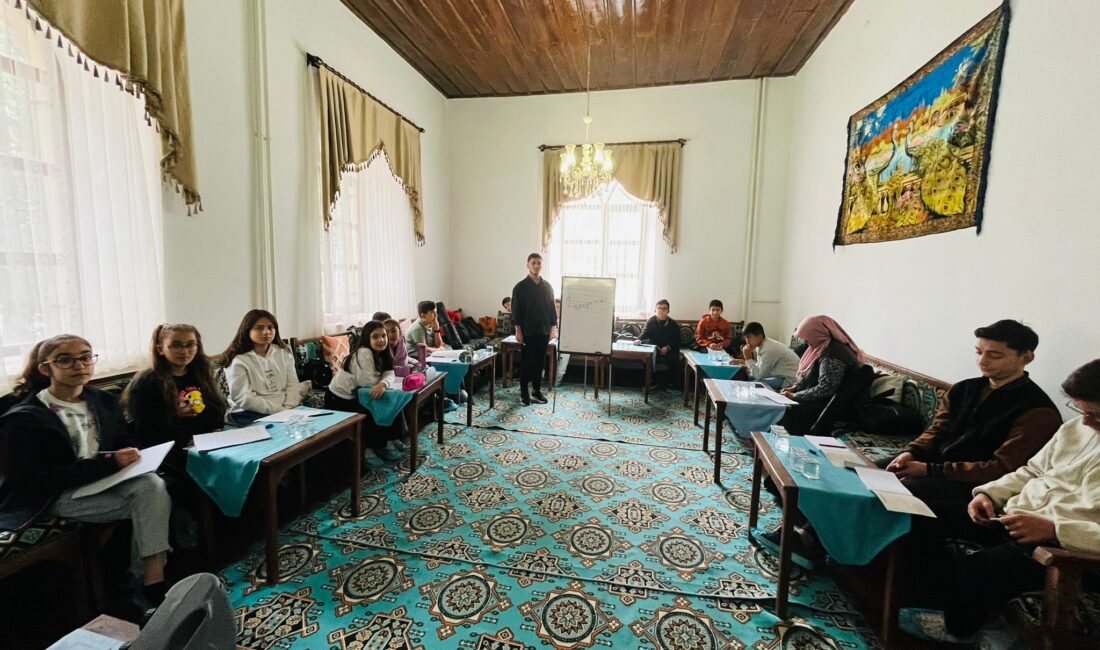 Emirdağ Kültür Evi’nde saz kursu başladı Emirdağ Belediyesi, kültür ve sanat alanındaki çalışmalarını sürdürüyor. Belediye Başkanı